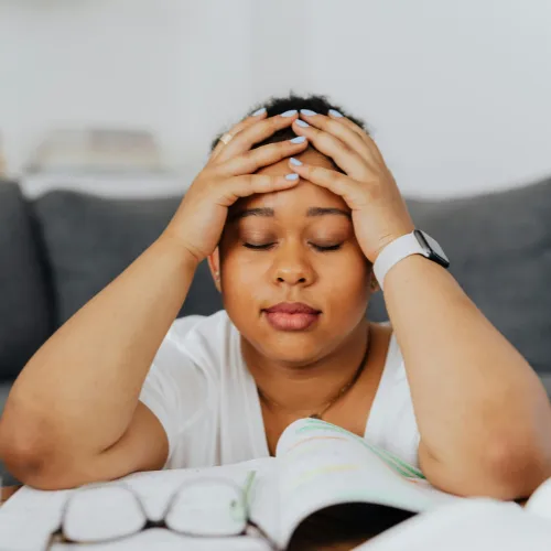 A contrast between an energized morning routine and an afternoon slump showing changes in energy levels.