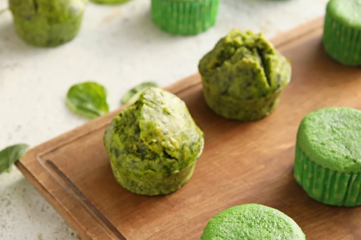 muffins made with spinach and banana